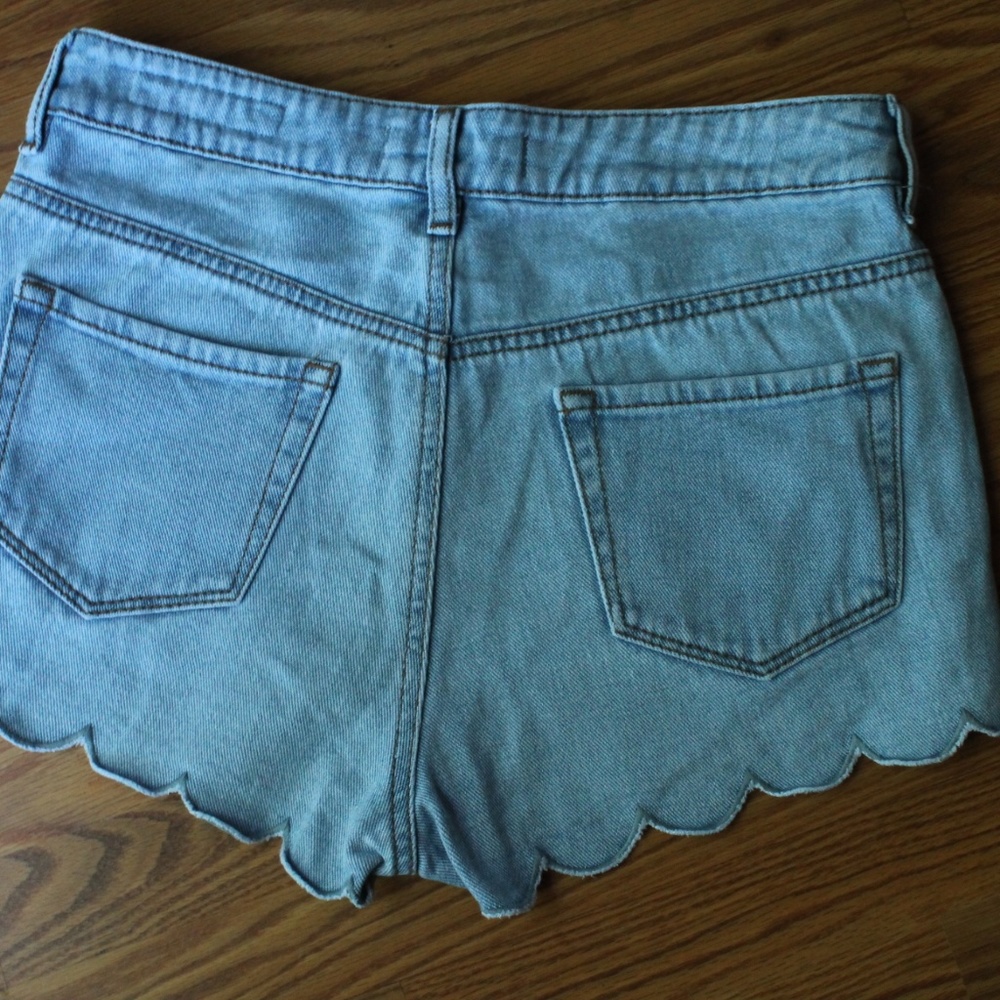Scalloped Denim High Rise Shorts - Picture 2 of 4